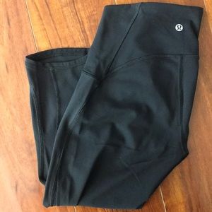 Lululemon Black Capri leggings